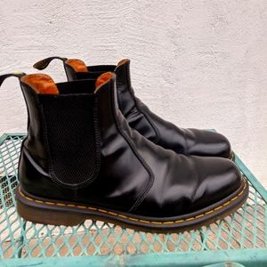 Dr. Martens 2976 Men's Chelsea Boot
